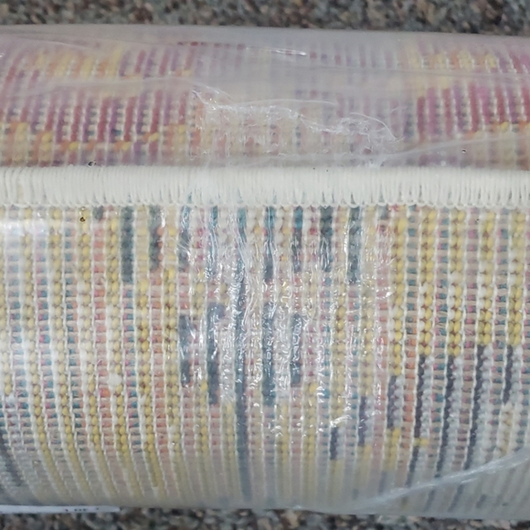 *SOLD* Unique Loom Estrella Collection Runner NWT - Picture 7 of 8